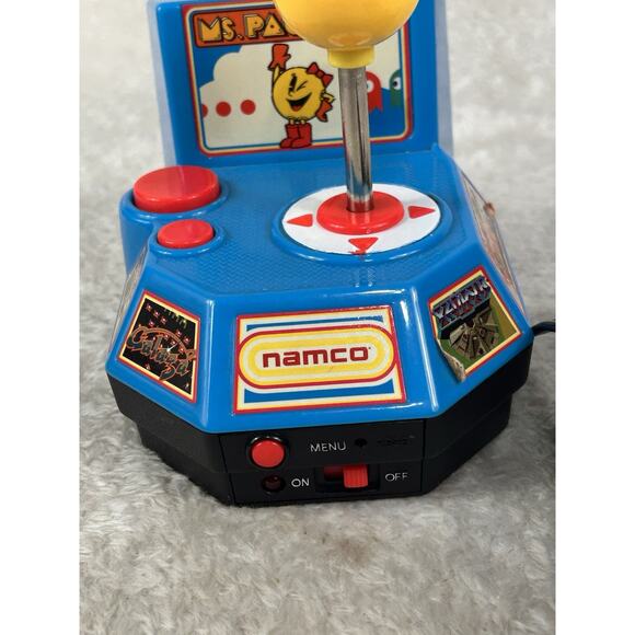 Ms. Pac-Man 5 in 1 Plug and Play 2004 Jakks Pacific TV Namco Game TESTED - Picture 2 of 10